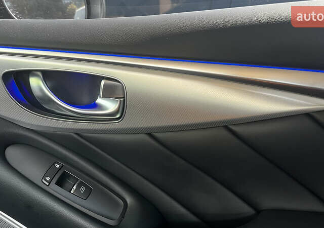 Черный Инфинити Q50, объемом двигателя 3 л и пробегом 55 тыс. км за 26750 $, фото 12 на Automoto.ua