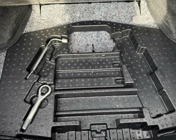 Черный Инфинити Q50, объемом двигателя 1.99 л и пробегом 66 тыс. км за 20000 $, фото 18 на Automoto.ua