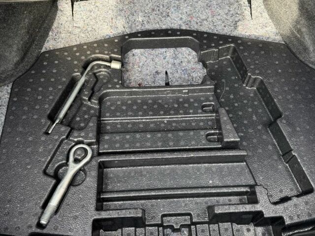 Черный Инфинити Q50, объемом двигателя 2 л и пробегом 66 тыс. км за 20000 $, фото 18 на Automoto.ua