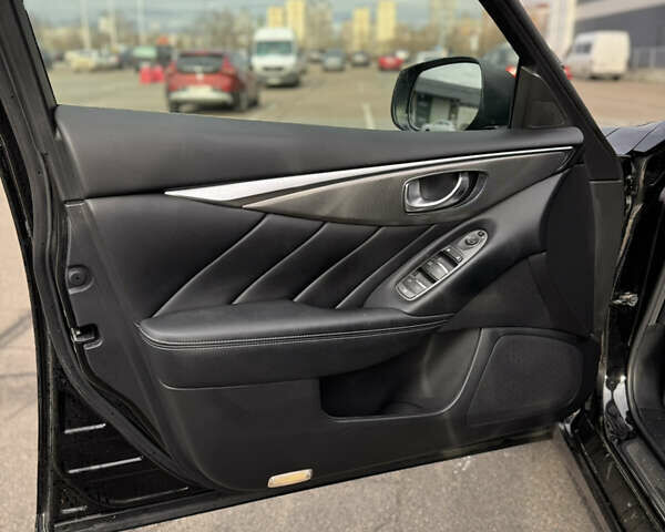 Черный Инфинити Q50, объемом двигателя 1.99 л и пробегом 66 тыс. км за 20000 $, фото 8 на Automoto.ua