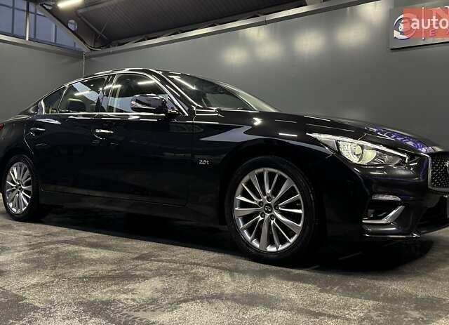 Черный Инфинити Q50, объемом двигателя 1.99 л и пробегом 69 тыс. км за 25500 $, фото 3 на Automoto.ua