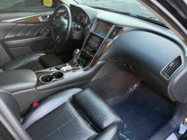 Черный Инфинити Q50, объемом двигателя 3 л и пробегом 71 тыс. км за 5400 $, фото 9 на Automoto.ua