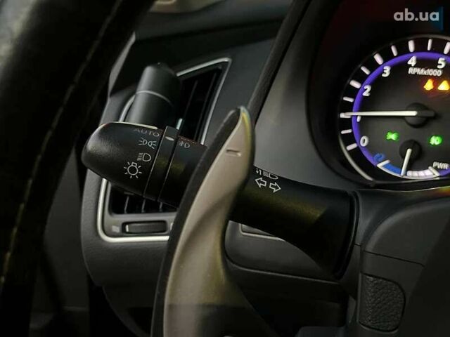 Інфініті Q50, об'ємом двигуна 0 л та пробігом 260 тис. км за 15500 $, фото 18 на Automoto.ua