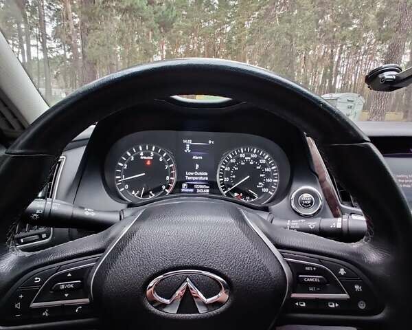 Инфинити Q50, объемом двигателя 3 л и пробегом 128 тыс. км за 20000 $, фото 6 на Automoto.ua