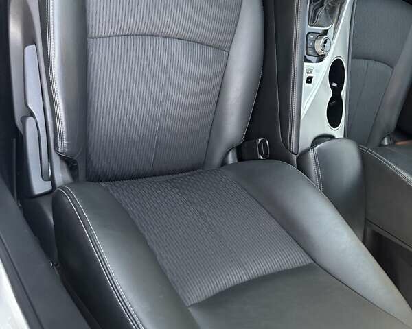 Инфинити Q50, объемом двигателя 1.99 л и пробегом 96 тыс. км за 19100 $, фото 13 на Automoto.ua