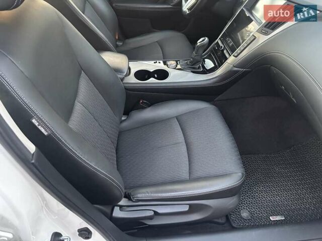 Инфинити Q50, объемом двигателя 1.99 л и пробегом 96 тыс. км за 19100 $, фото 6 на Automoto.ua