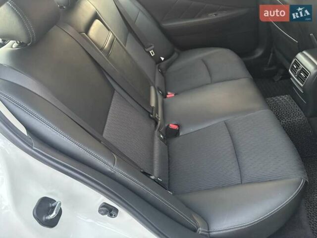 Инфинити Q50, объемом двигателя 1.99 л и пробегом 96 тыс. км за 19100 $, фото 8 на Automoto.ua