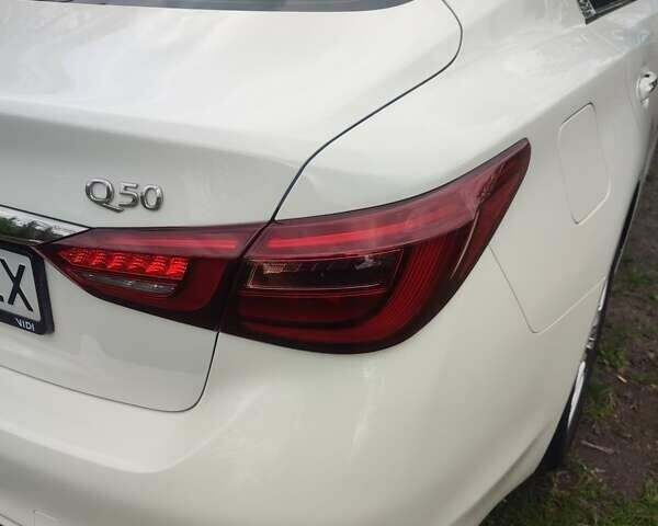 Інфініті Q50, об'ємом двигуна 1.99 л та пробігом 28 тис. км за 25499 $, фото 8 на Automoto.ua