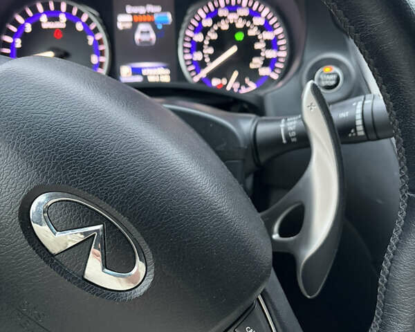 Сірий Інфініті Q50, об'ємом двигуна 3.5 л та пробігом 173 тис. км за 12200 $, фото 19 на Automoto.ua