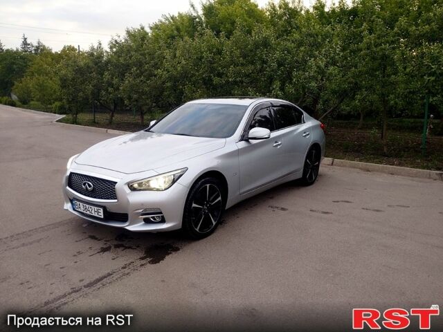 Сірий Інфініті Q50, об'ємом двигуна 2.1 л та пробігом 222 тис. км за 15000 $, фото 1 на Automoto.ua