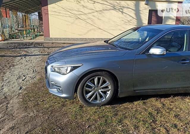 Сірий Інфініті Q50, об'ємом двигуна 3.7 л та пробігом 114 тис. км за 15999 $, фото 1 на Automoto.ua