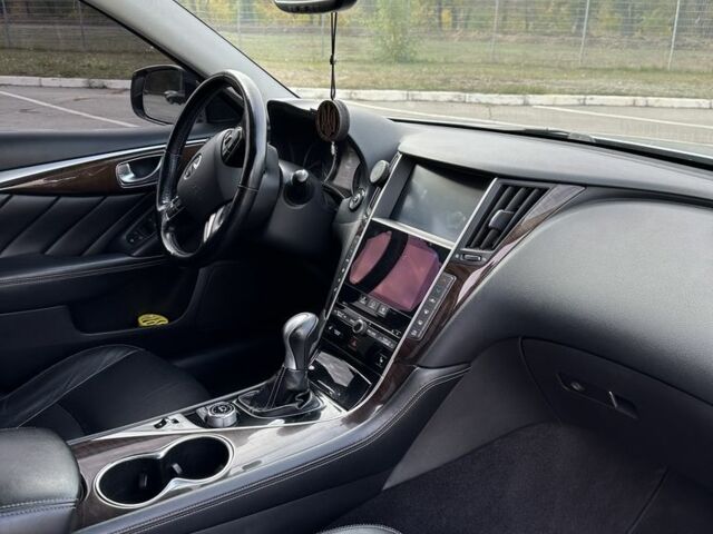 Серый Инфинити Q50, объемом двигателя 3.7 л и пробегом 171 тыс. км за 14900 $, фото 7 на Automoto.ua