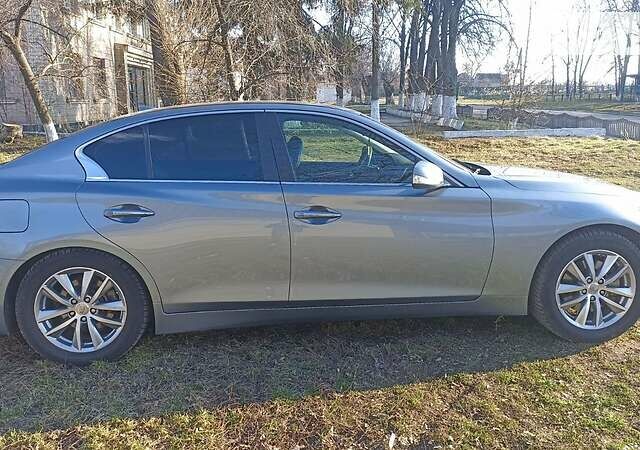 Сірий Інфініті Q50, об'ємом двигуна 3.7 л та пробігом 114 тис. км за 15999 $, фото 8 на Automoto.ua