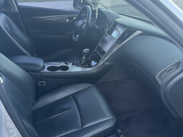 Сірий Інфініті Q50, об'ємом двигуна 2.1 л та пробігом 136 тис. км за 16000 $, фото 2 на Automoto.ua