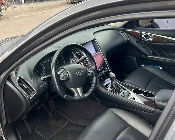 Сірий Інфініті Q50, об'ємом двигуна 2.2 л та пробігом 140 тис. км за 15000 $, фото 3 на Automoto.ua