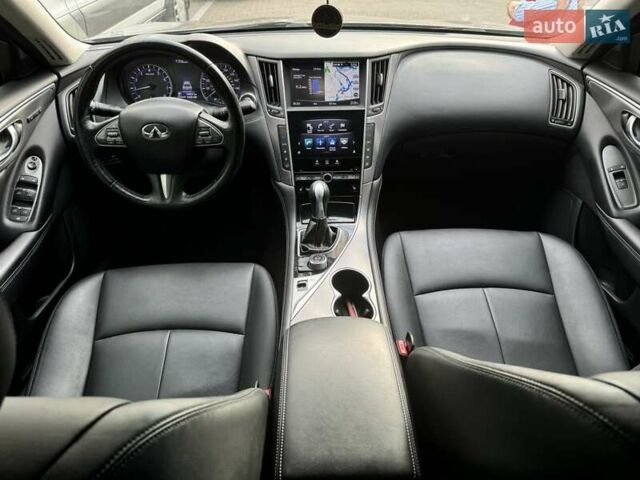 Серый Инфинити Q50, объемом двигателя 1.99 л и пробегом 190 тыс. км за 11900 $, фото 13 на Automoto.ua