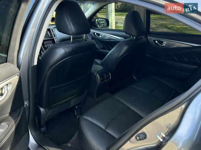 Сірий Інфініті Q50, об'ємом двигуна 1.99 л та пробігом 199 тис. км за 13499 $, фото 16 на Automoto.ua
