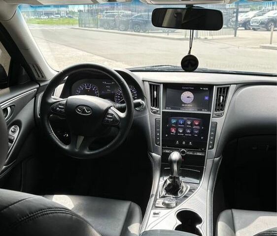 Серый Инфинити Q50, объемом двигателя 3.7 л и пробегом 130 тыс. км за 12750 $, фото 5 на Automoto.ua