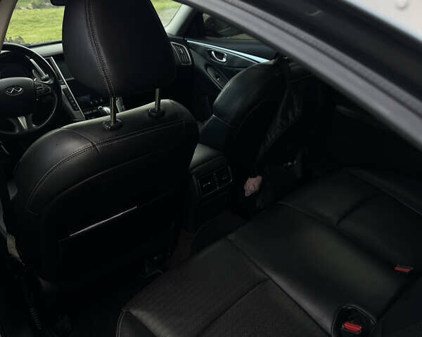 Серый Инфинити Q50, объемом двигателя 2.14 л и пробегом 107 тыс. км за 15499 $, фото 5 на Automoto.ua