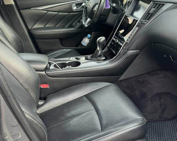 Серый Инфинити Q50, объемом двигателя 2.14 л и пробегом 141 тыс. км за 15000 $, фото 6 на Automoto.ua