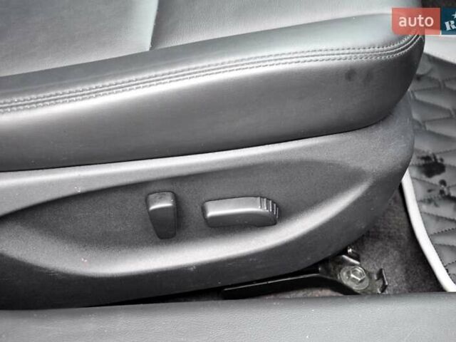 Серый Инфинити Q50, объемом двигателя 3.7 л и пробегом 133 тыс. км за 12999 $, фото 32 на Automoto.ua