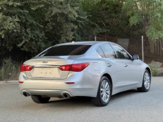 Серый Инфинити Q50, объемом двигателя 3.7 л и пробегом 75 тыс. км за 2600 $, фото 5 на Automoto.ua