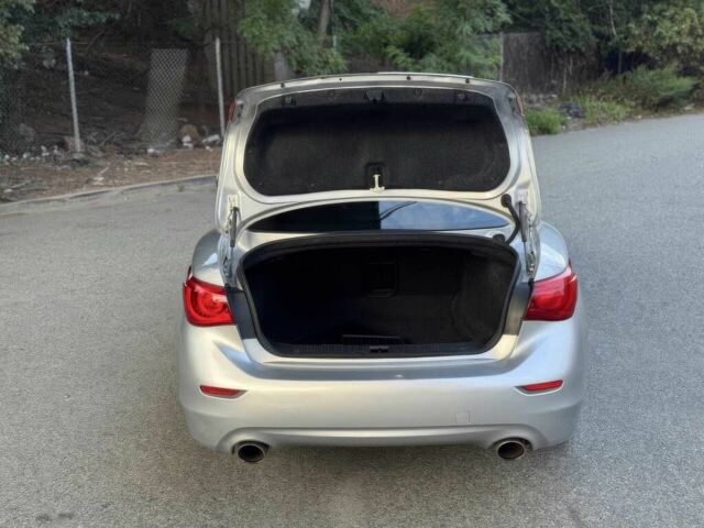 Серый Инфинити Q50, объемом двигателя 3.7 л и пробегом 75 тыс. км за 2600 $, фото 11 на Automoto.ua