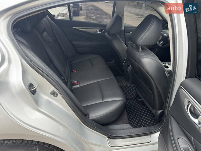 Серый Инфинити Q50, объемом двигателя 3.7 л и пробегом 183 тыс. км за 13400 $, фото 7 на Automoto.ua