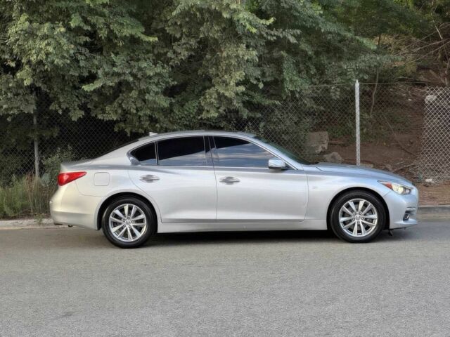 Серый Инфинити Q50, объемом двигателя 3.7 л и пробегом 75 тыс. км за 2600 $, фото 6 на Automoto.ua