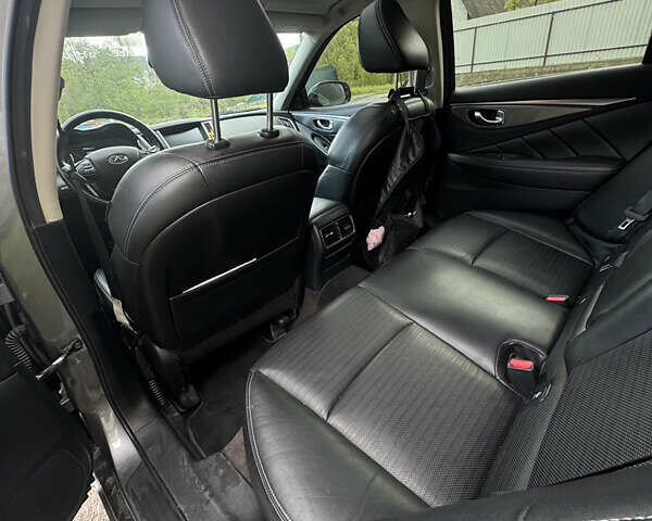 Серый Инфинити Q50, объемом двигателя 2.14 л и пробегом 107 тыс. км за 15499 $, фото 8 на Automoto.ua