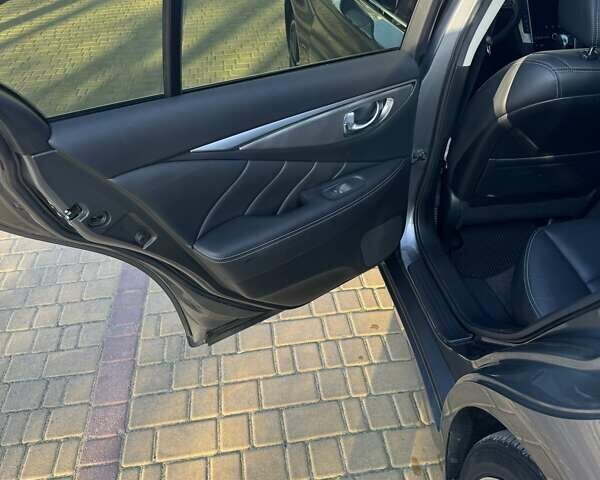 Сірий Інфініті Q50, об'ємом двигуна 2.14 л та пробігом 157 тис. км за 15300 $, фото 1 на Automoto.ua