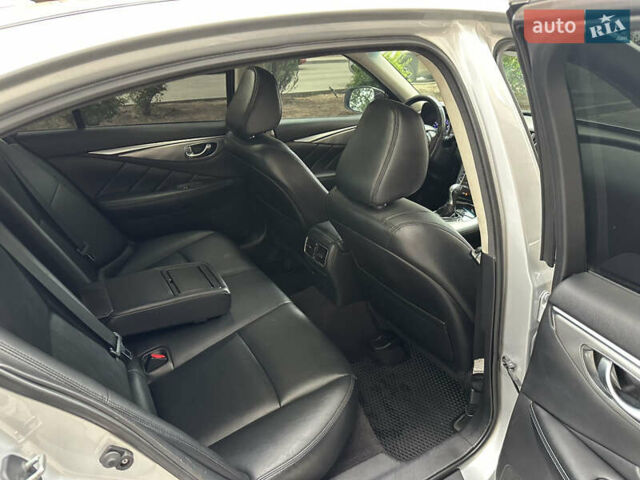 Сірий Інфініті Q50, об'ємом двигуна 1.99 л та пробігом 159 тис. км за 12900 $, фото 55 на Automoto.ua