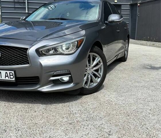 Серый Инфинити Q50, объемом двигателя 3.7 л и пробегом 130 тыс. км за 12750 $, фото 3 на Automoto.ua