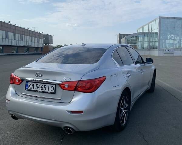 Сірий Інфініті Q50, об'ємом двигуна 1.99 л та пробігом 256 тис. км за 16000 $, фото 5 на Automoto.ua
