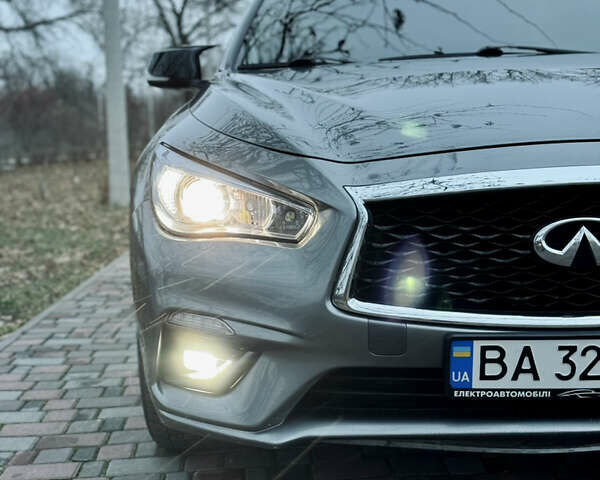 Серый Инфинити Q50, объемом двигателя 3 л и пробегом 86 тыс. км за 14699 $, фото 8 на Automoto.ua