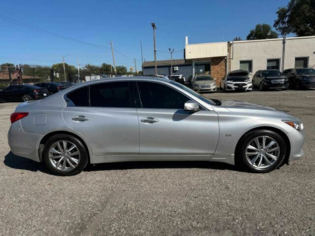 Инфинити Q50 2016 в Черновцах на Automoto.ua Серый Инфинити Q50, объемом двигателя 3 л и пробегом 78 тыс. км за 2600 $, фото 3 на Automoto.ua