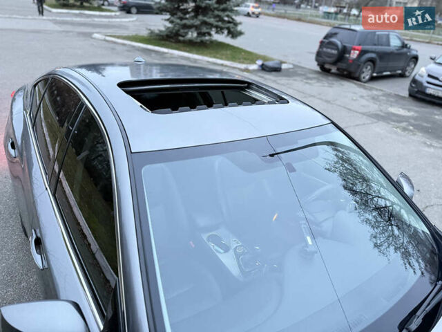 Серый Инфинити Q50, объемом двигателя 1.99 л и пробегом 180 тыс. км за 13900 $, фото 16 на Automoto.ua