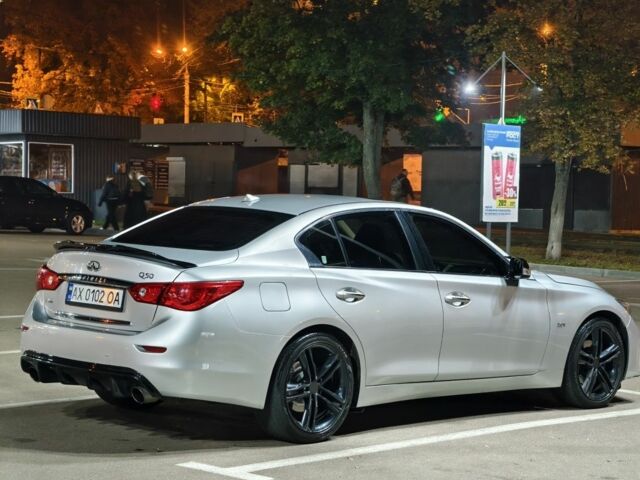 Серый Инфинити Q50, объемом двигателя 3 л и пробегом 96 тыс. км за 13900 $, фото 6 на Automoto.ua