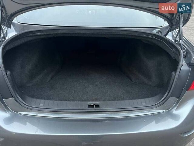 Серый Инфинити Q50, объемом двигателя 3 л и пробегом 116 тыс. км за 11700 $, фото 28 на Automoto.ua