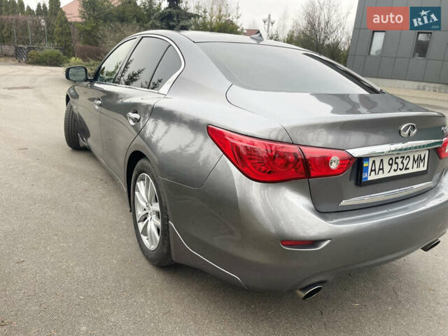 Серый Инфинити Q50, объемом двигателя 3 л и пробегом 118 тыс. км за 15500 $, фото 6 на Automoto.ua