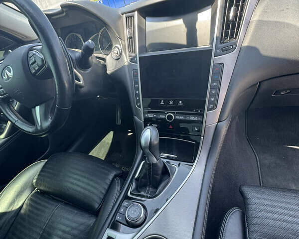 Серый Инфинити Q50, объемом двигателя 3 л и пробегом 200 тыс. км за 18000 $, фото 5 на Automoto.ua