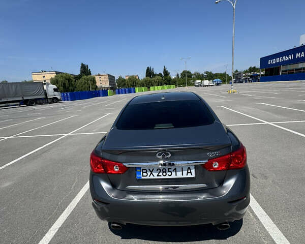 Серый Инфинити Q50, объемом двигателя 3 л и пробегом 200 тыс. км за 18000 $, фото 6 на Automoto.ua