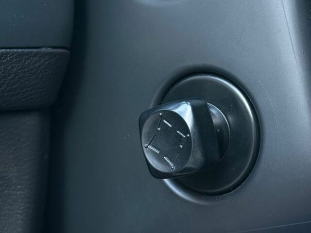 Сірий Інфініті Q50, об'ємом двигуна 3 л та пробігом 177 тис. км за 12999 $, фото 17 на Automoto.ua