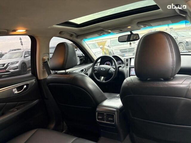 Сірий Інфініті Q50, об'ємом двигуна 3 л та пробігом 205 тис. км за 11450 $, фото 36 на Automoto.ua