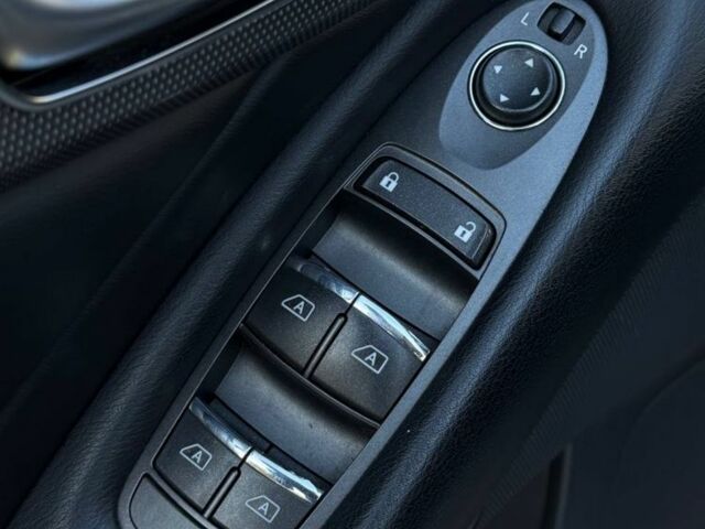 Сірий Інфініті Q50, об'ємом двигуна 3 л та пробігом 177 тис. км за 12999 $, фото 14 на Automoto.ua