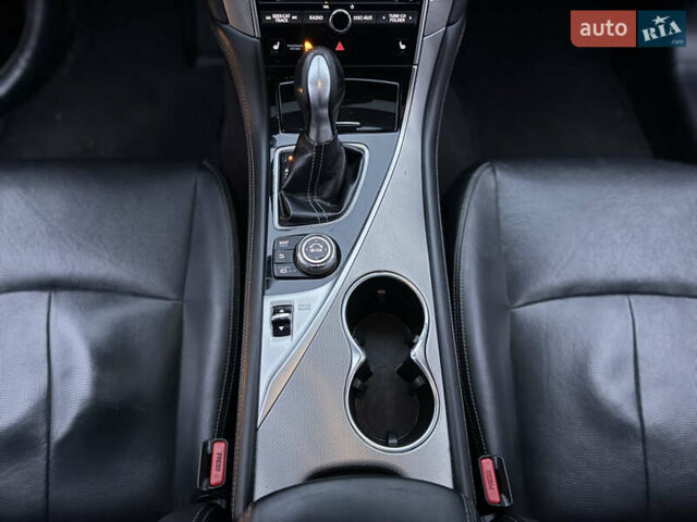 Серый Инфинити Q50, объемом двигателя 1.99 л и пробегом 180 тыс. км за 13900 $, фото 25 на Automoto.ua