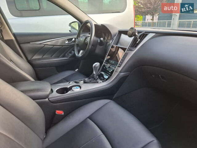 Серый Инфинити Q50, объемом двигателя 1.99 л и пробегом 81 тыс. км за 13900 $, фото 13 на Automoto.ua