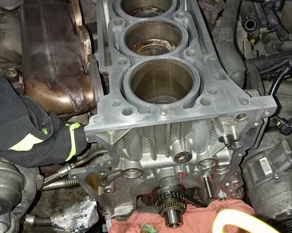 Сірий Інфініті Q50, об'ємом двигуна 1.99 л та пробігом 256 тис. км за 17500 $, фото 4 на Automoto.ua