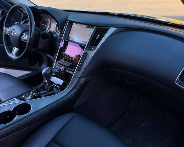 Сірий Інфініті Q50, об'ємом двигуна 3 л та пробігом 177 тис. км за 12999 $, фото 8 на Automoto.ua