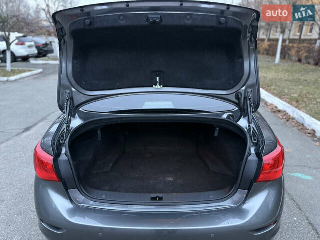 Серый Инфинити Q50, объемом двигателя 1.99 л и пробегом 180 тыс. км за 13900 $, фото 7 на Automoto.ua